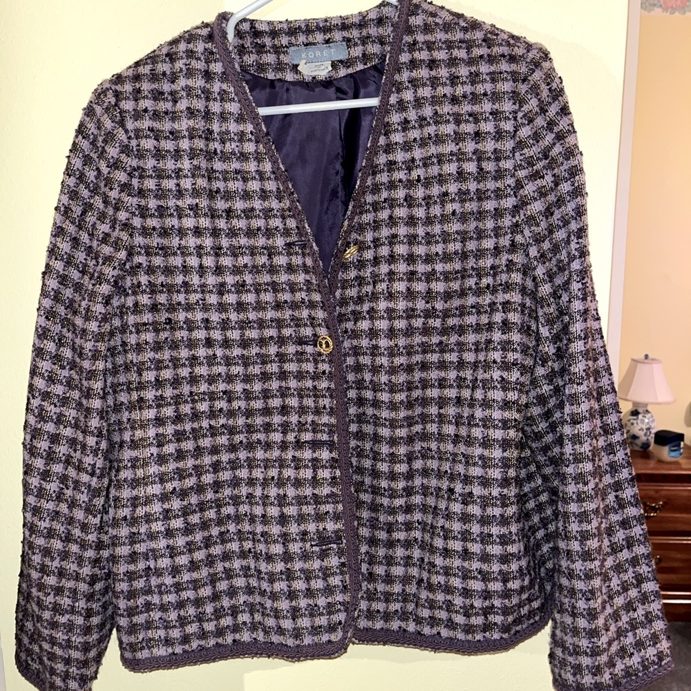 Ladies dress jacket.  button closure. Like new.